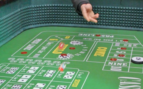 Craps / Seven Eleven: Das Spiel aus James Bond Casino Royale